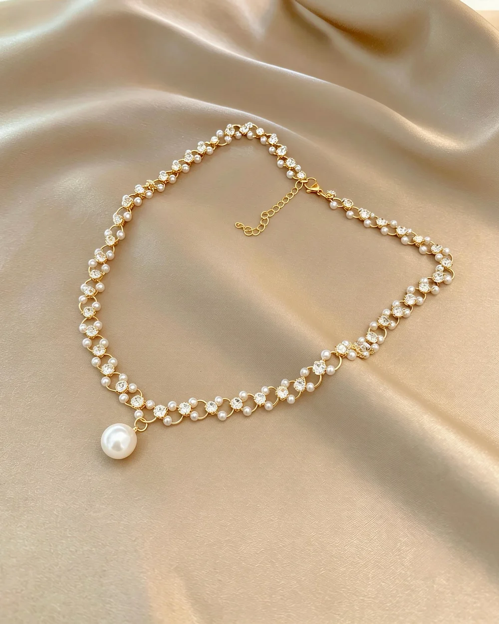 Aura Vine Alloy Inlay Rhinestones Pearl Necklace